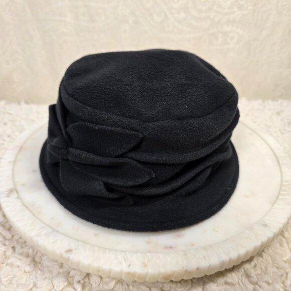 Hats Scarves and More Vintage Style Black Cloche Hat - Picture 7 of 7